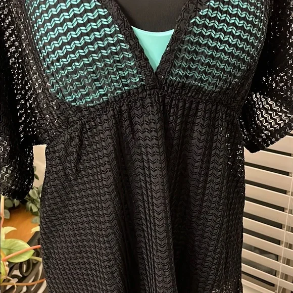 Jordan Taylor Black Swim Coverup with V-Neck NWT - Picture 3 of 6